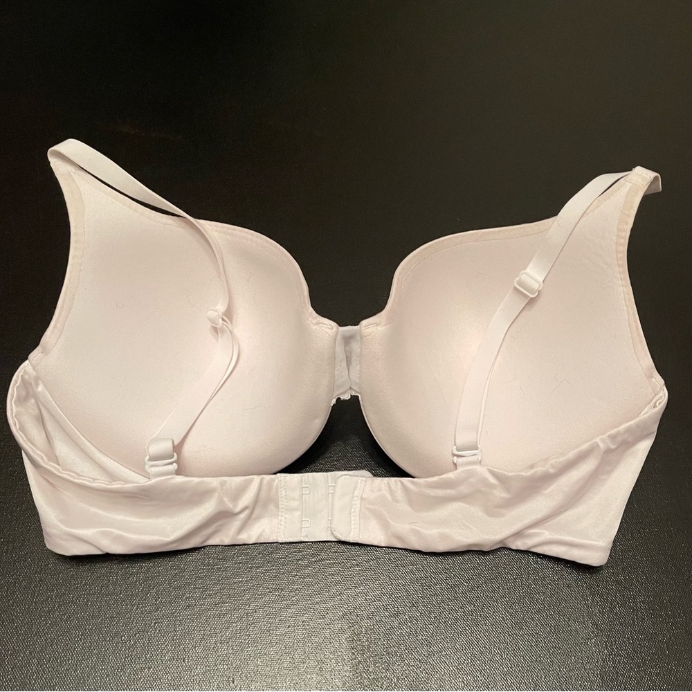 Maidenform White Full-Coverage Bra with Underwire Support and Removable Straps - Picture 2 of 3